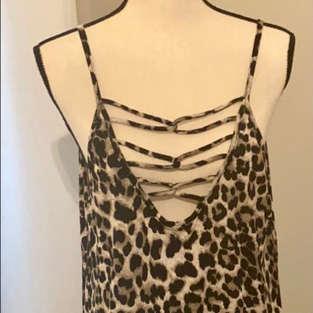 Leopard cheetah print stretchy top 😁